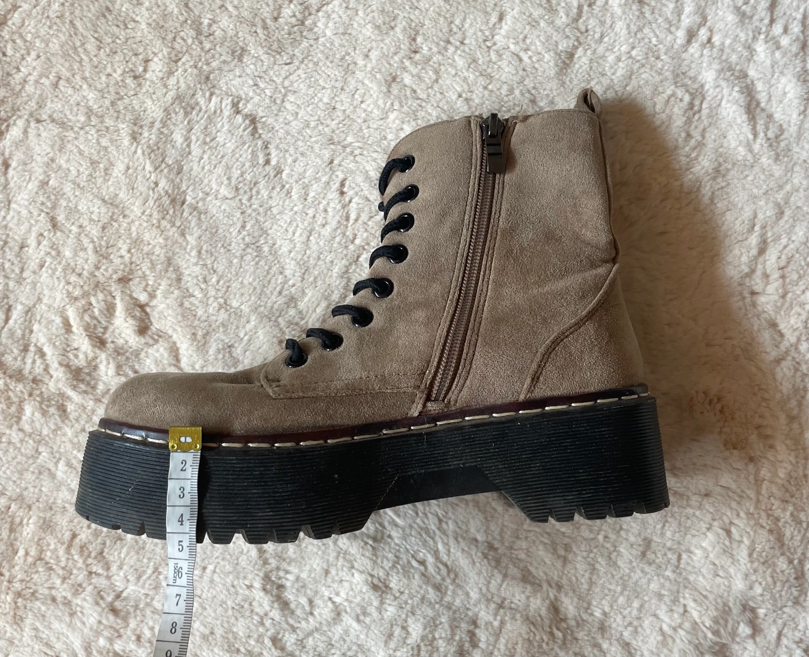 Bottines militaires en daim beige taille 36 – photo 6